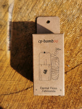 Lade das Bild in den Galerie-Viewer, Zahnseide aus Maisstärke in Bambusbox
